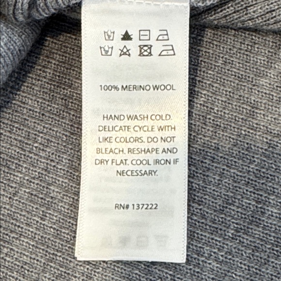 House of Harlow 1960 Merino Wool Cropped Cardigan. Ladies L - Picture 8 of 14